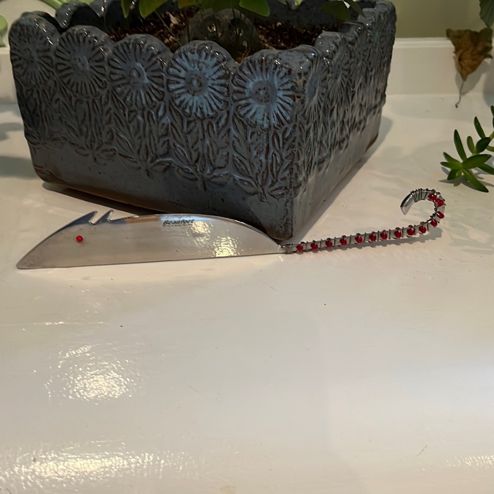 Mouse stainless steel spreader/cheese knife by Beaufort